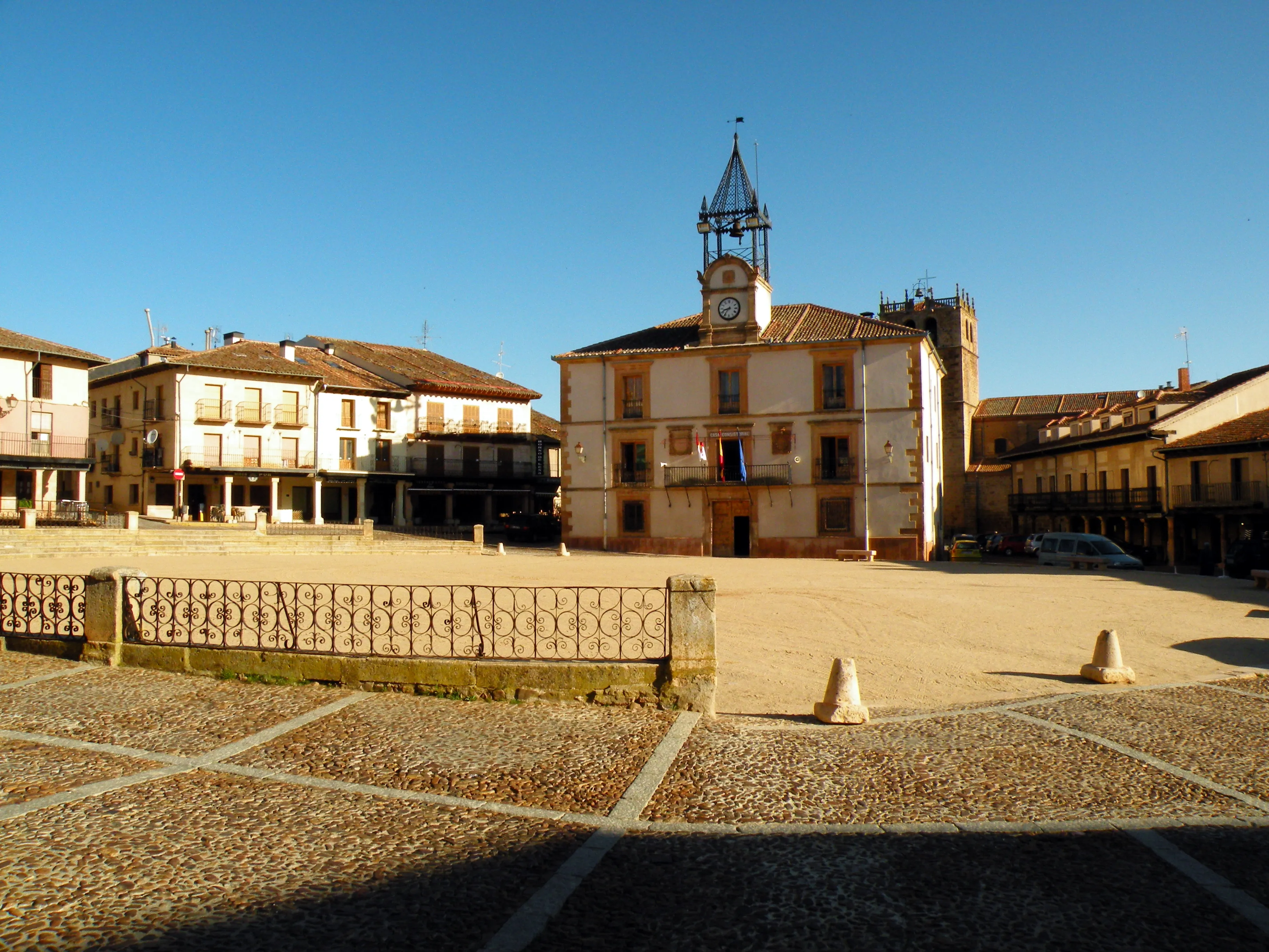 Plaza Mayor de Riaza, porticada y elíptica